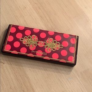 MAC eyeshadow palette